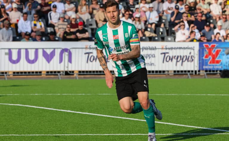 Huuhkaja-legenda ja entinen kapteeni lopettaa uransa – ”Kiitollinen, ylpeä ja onnellinen” Huuhkaja-legenda ja entinen kapteeni lopettaa uransa – ”Kiitollinen, ylpeä ja onnellinen”