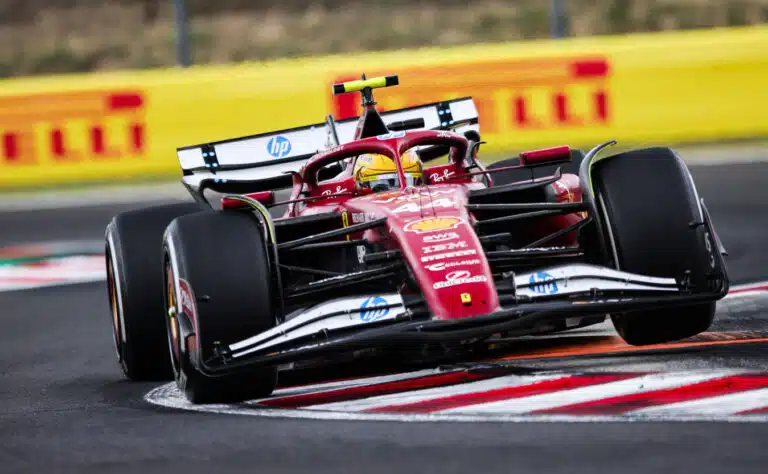 Lewis Hamilton väläytti Ferrarinsa erikoisasetta – kilpailijat pähkinöinä