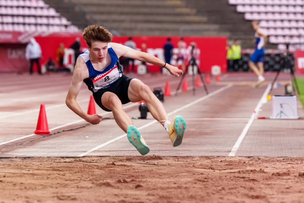Suomalaiskaksikko loikki EM-finaaliin – ennätys uusiksi Suomalaiskaksikko loikki EM-finaaliin – ennätys uusiksi