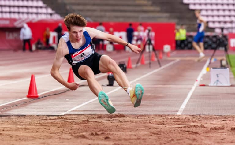 Suomalaiskaksikko loikki EM-finaaliin – ennätys uusiksi