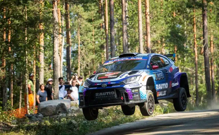 Suomalainen rallilupaus saa upean mahdollisuuden – ”Tavoitteena päästä näyttämään osaamistamme” Suomalainen rallilupaus saa upean mahdollisuuden – ”Tavoitteena päästä näyttämään osaamistamme”