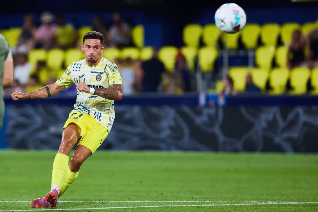 Espanjan maajoukkueen hyökkääjä siirtyy Valioliigaan