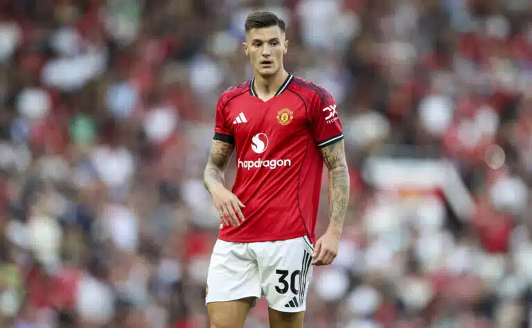 Kaksi maalia ei riittänyt – Unitedin jättihankinta sai kuulla kunniansa