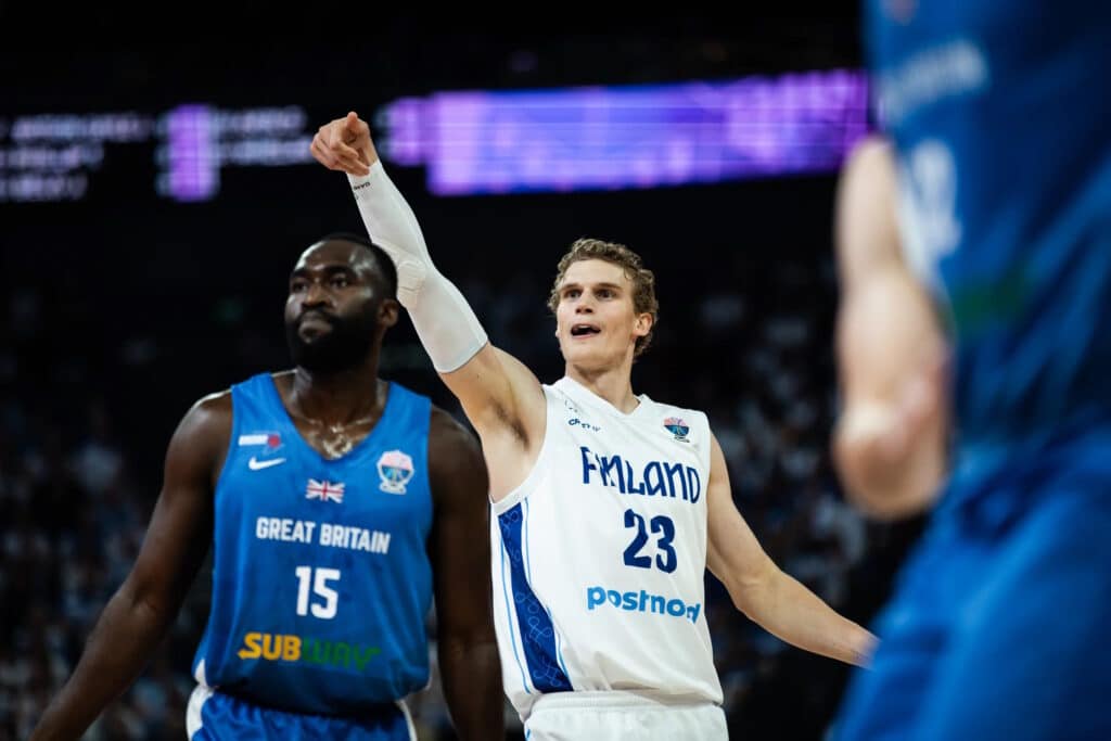 Lauri Markkanen eri mieltä päävalmentajan kanssa – ”Pitää käydä vähän keskusteluja Lassin kanssa”