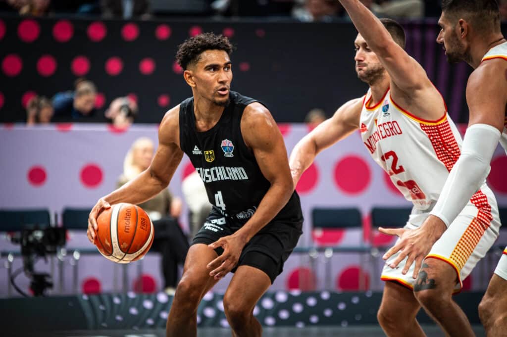 Saksa noussut vaivihkaa koripallon mahtimaaksi – tähtipelaaja hehkuttaa suomalaisvalmentajan vaikutusta