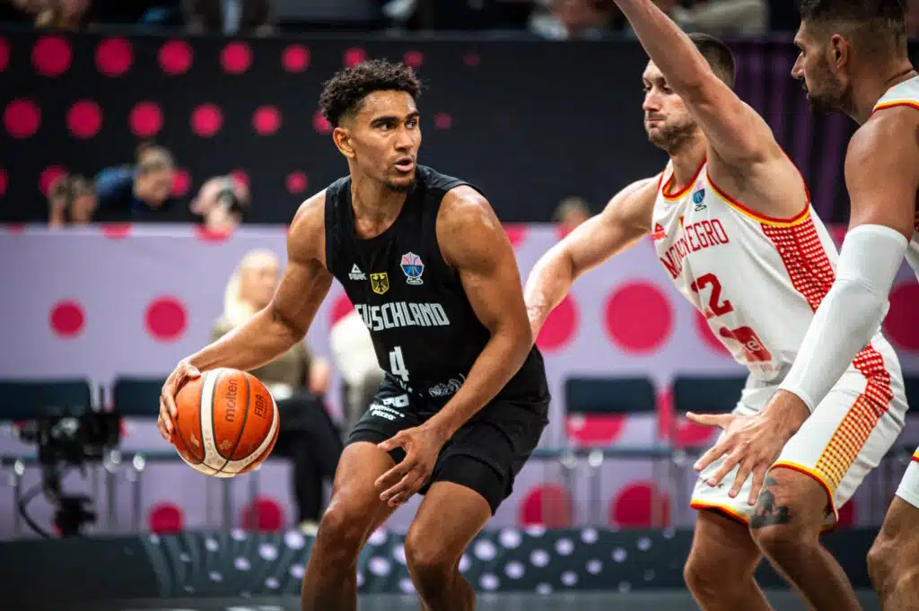 Saksa noussut vaivihkaa koripallon mahtimaaksi – tähtipelaaja hehkuttaa suomalaisvalmentajan vaikutusta