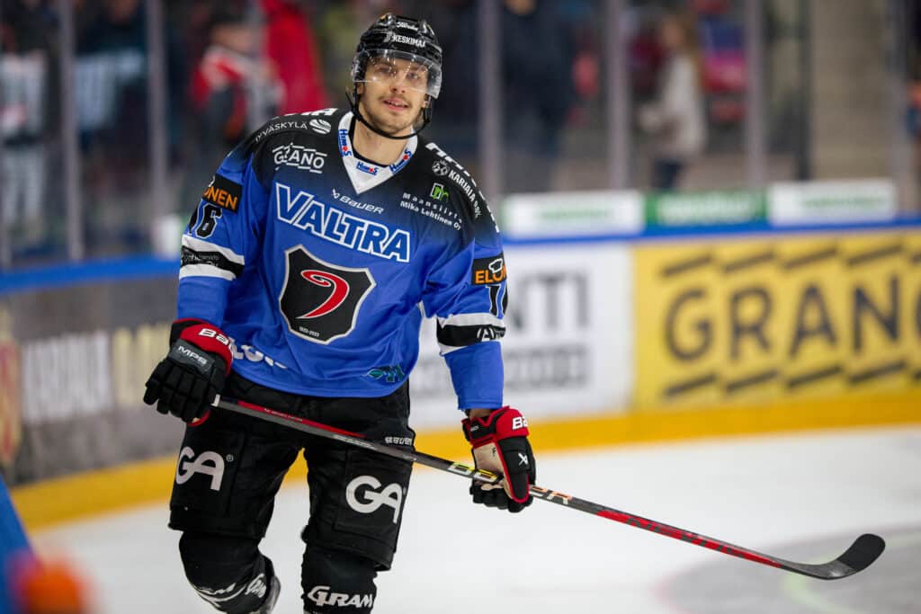 Jokerit hankki maajoukkuepakin – kahdelle puolustajalle lähtöpassit