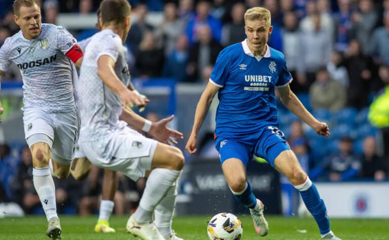 Huuhkajien Oliver Antman seurasi karua tappiota vaihtopenkiltä Huuhkajien Oliver Antman seurasi karua tappiota vaihtopenkiltä