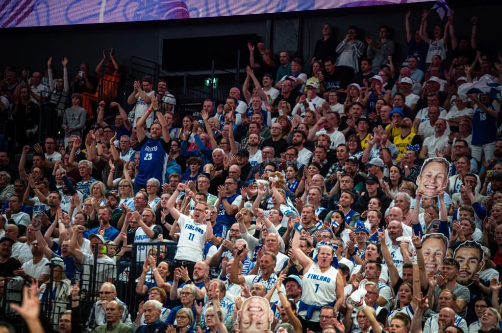 Susijengin kapteeni haluaa lisää meteliä mökkiin – ”Odotin vähän pieniä äänennostoja” Susijengin kapteeni haluaa lisää meteliä mökkiin – ”Odotin vähän pieniä äänennostoja”