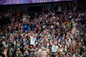 Susijengin kotihalli kävi liian pieneksi – kesäkuun MM-karsintaottelut isommalle areenalle