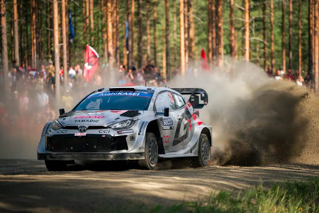 EK6: Kärkitaistelu tiivistyi Suomen MM-rallissa