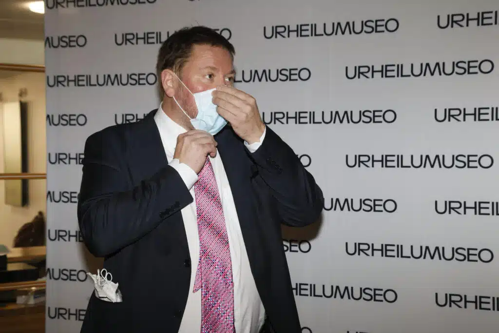 Näkökulma: Paavo Arhinmäki on karmea mörkö Helsingin jääurheilulle