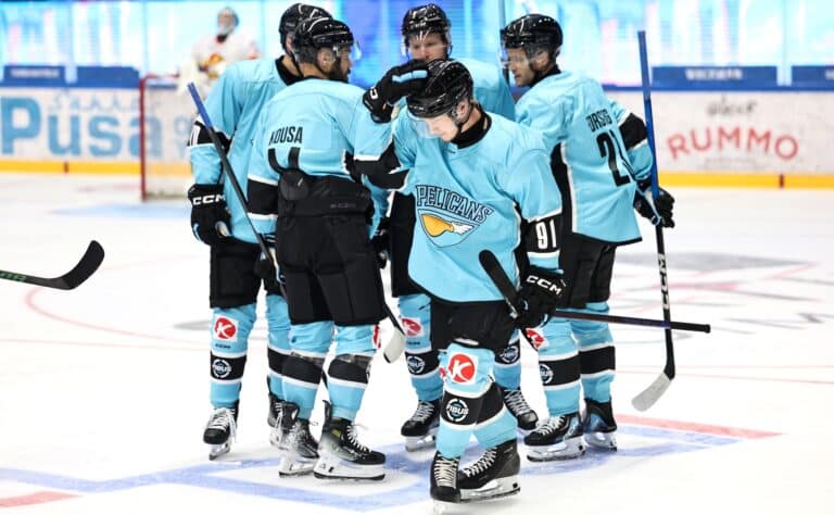 Pelicansilla loukkaantumissuma - taas uusi pelaaja sairastuvalle Pelicansilla loukkaantumissuma – taas uusi pelaaja sairastuvalle