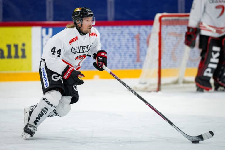 Jyväskylässä jääfarssi – Liiga-ottelu oli vaarassa siirtyä