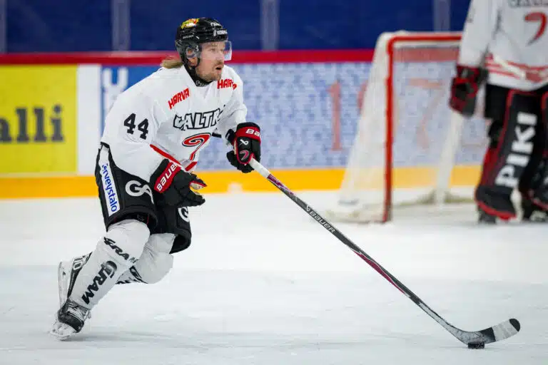 Jyväskylässä jääfarssi – Liiga-ottelu oli vaarassa siirtyä