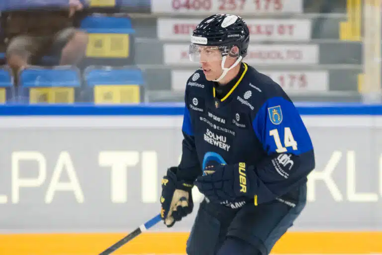 Törkytemppu Liigassa – jenkkitähti ajettiin ulos