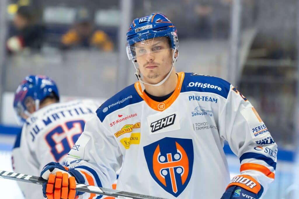 Tältä näyttää taistelija – Tapparan pelaaja esiintyi tv-haastattelussa huuli ruvella