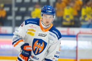 SM-liigaseura menettää pelaajan kesken välierien