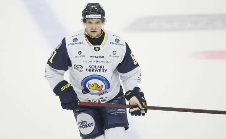 Kiekko-Espoolle arvokkaat pisteet – tämä kummastutti Turun perjantaissa