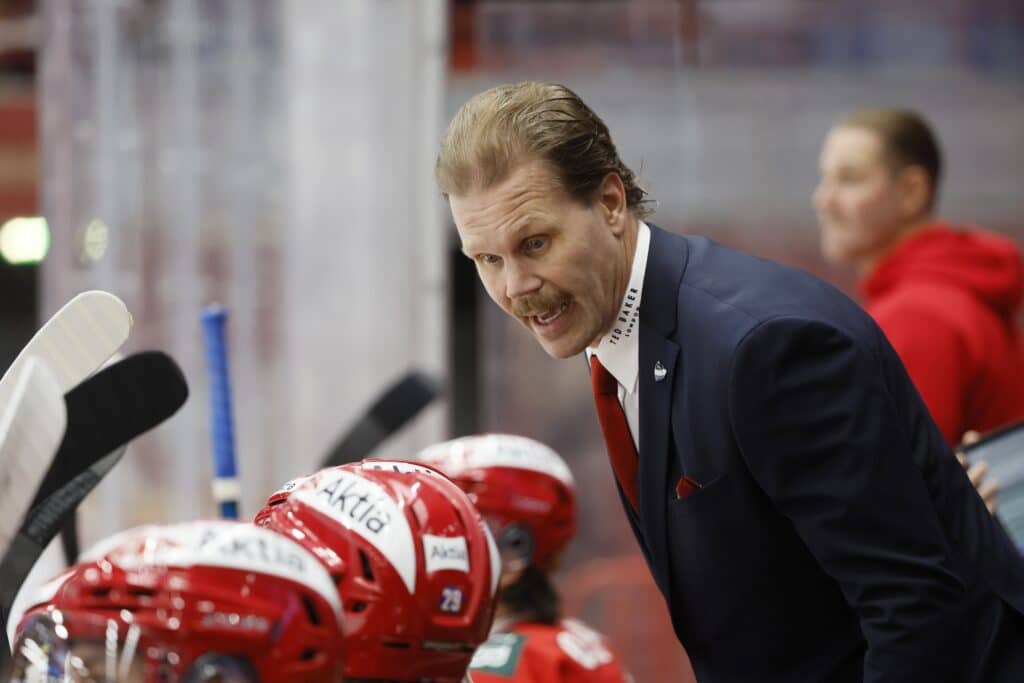 HIFK:n Olli Jokinen raivostui omiensa otteista