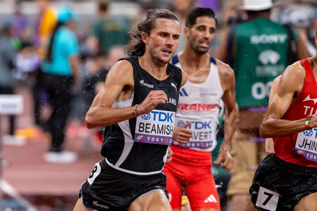 Esteiden MM-kulta meni Uuteen-Seelantiin, sveitsiläisnainen juhli pika-aidoissa