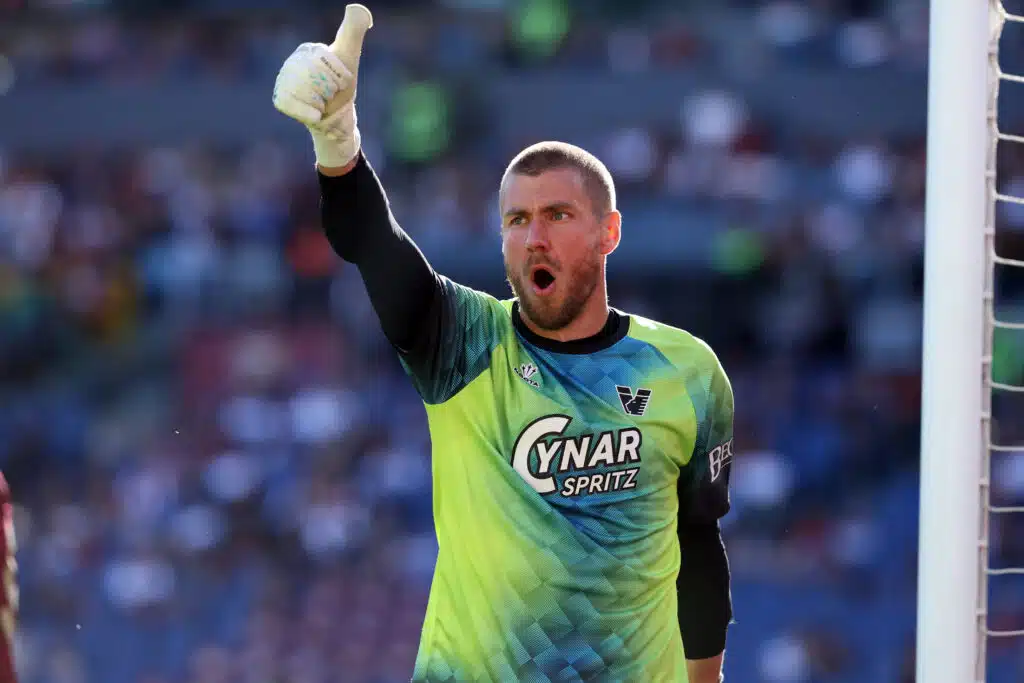 Kaatuuko Huuhkajat Lukas Hradeckyn poissaoloon? – näin kommentoi Huuhkajien ex-vahti