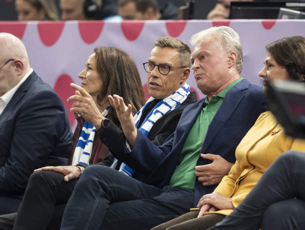 Näin Alexander Stubb psyykkasi Tampereella – ”Osaa hienosti käyttää sanansa” Näin Alexander Stubb psyykkasi Tampereella – ”Osaa hienosti käyttää sanansa”