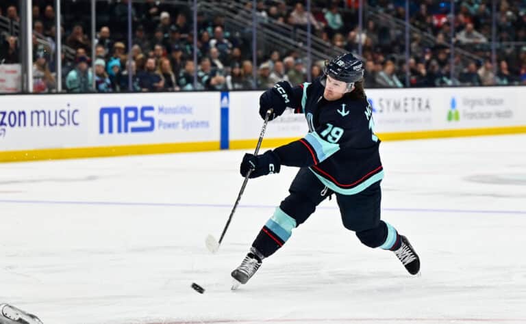 Siirtohuhuissa pyörivä kanadalaistähti sai kovan tällin Siirtohuhuissa pyörivä kanadalaistähti sai kovan tällin