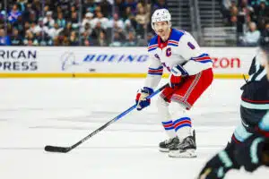 NHL-seura San Jose Sharks maksoi jättisumman huippupuolustajasta NHL-seura San Jose Sharks maksoi jättisumman huippupuolustajasta