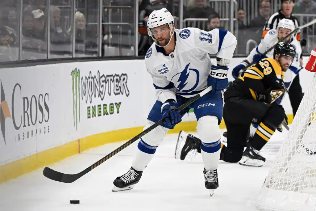 Patrik Laine odottaa edelleen vuoroaan - lähes 1000 NHL-ottelun veteraani sai sopimuksen Tampa Bay Lightningia edustanut Luke Glendening päätyi New Jersey Devilsin harjoitusleirille