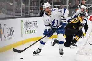 Patrik Laine odottaa edelleen vuoroaan - lähes 1000 NHL-ottelun veteraani sai sopimuksen Tampa Bay Lightningia edustanut Luke Glendening päätyi New Jersey Devilsin harjoitusleirille