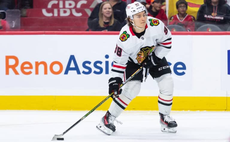 NHL-tähti Connor Bedard uskomattomassa iskussa NHL-tähti Connor Bedard uskomattomassa iskussa