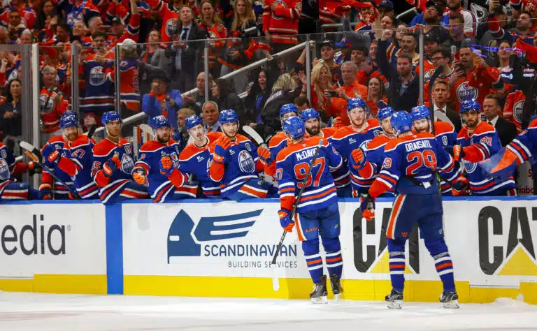 NHL:n ennakkosuosikin lento jatkuu