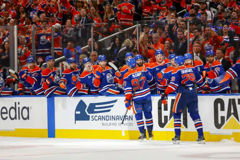 NHL:n ennakkosuosikin lento jatkuu