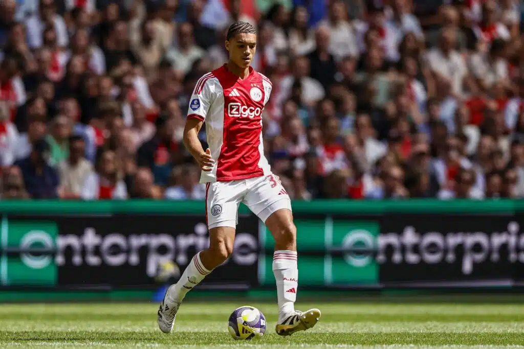 ”Uusi Virgil van Dijk” – superlupauksen kintereillä käy nyt kova kuhina