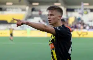 Pikkuhuuhkajien maaliruiskun hanat auki