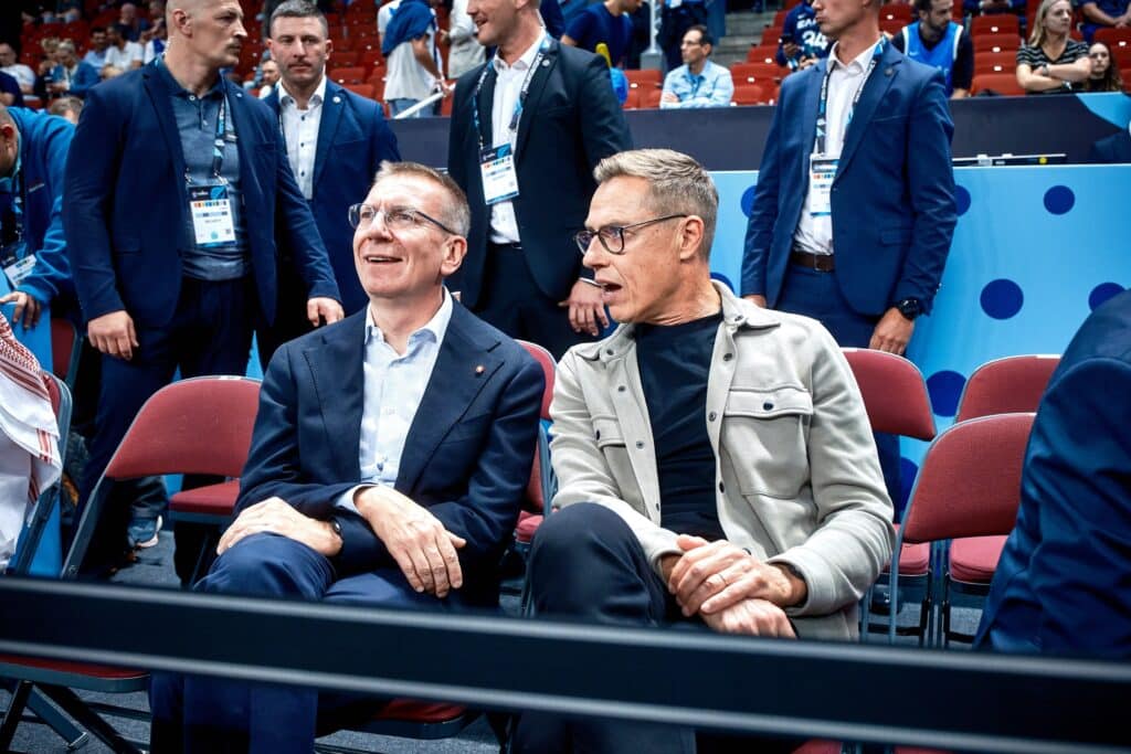 Alexander Stubb seurasi aitiopaikalta Susijengin upeaa nousua – näin hän kommentoi Alexander Stubb seurasi aitiopaikalta Susijengin upeaa nousua – näin hän kommentoi