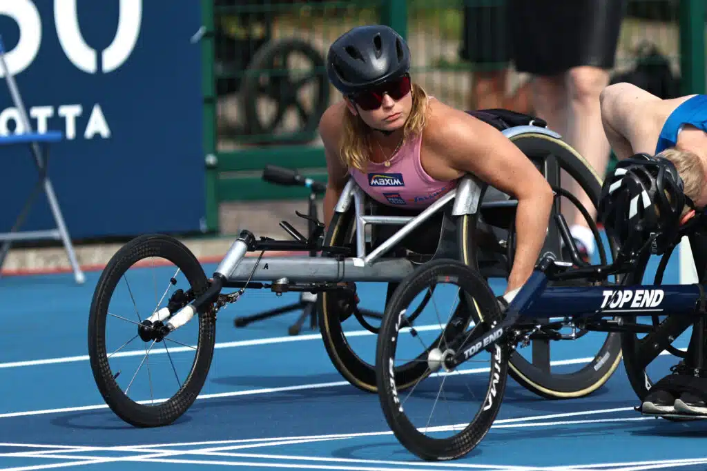 Amanda Kotaja dramaattisesti ulos MM-kisoista: ”Jouduin sairaalaan” Amanda Kotaja dramaattisesti ulos MM-kisoista: ”Jouduin sairaalaan”