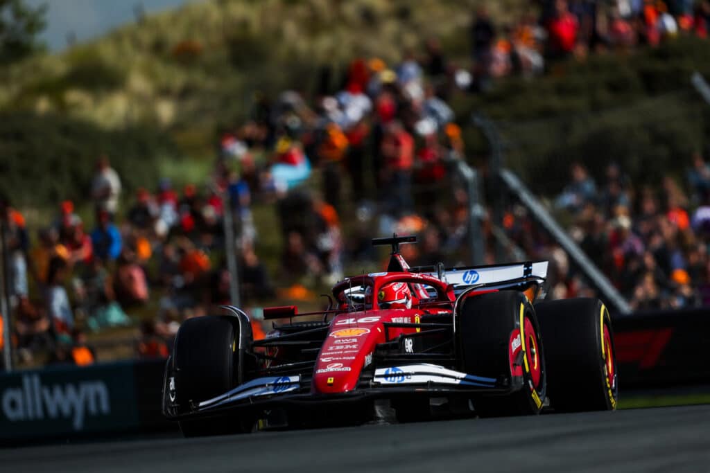 Ferrari-kuskilta pyyhe kehään Monzassa Ferrari-kuskilta pyyhe kehään Monzassa