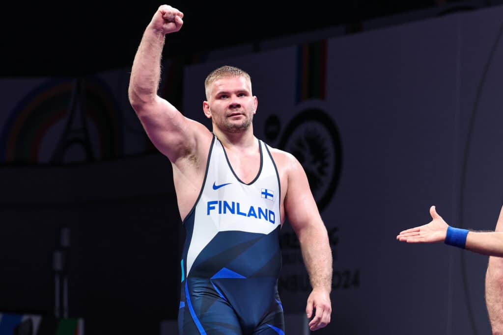 Elias Kuosmanen taipui maailmanmestarille – mitalihaaveet edelleen elossa