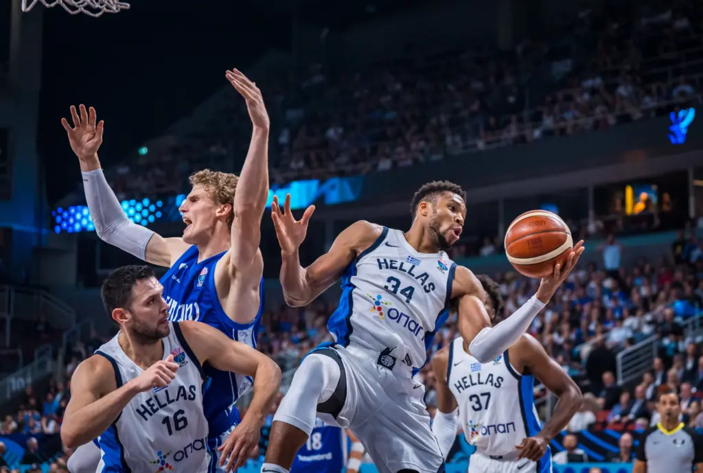 Giannis Antetokounmpo jätti Lauri Markkasen varjoonsa