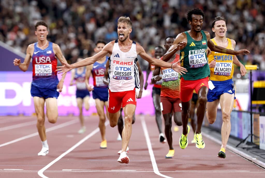 Hanat auki – miesten kymppitonnilla tehtiin MM-kisojen historiaa