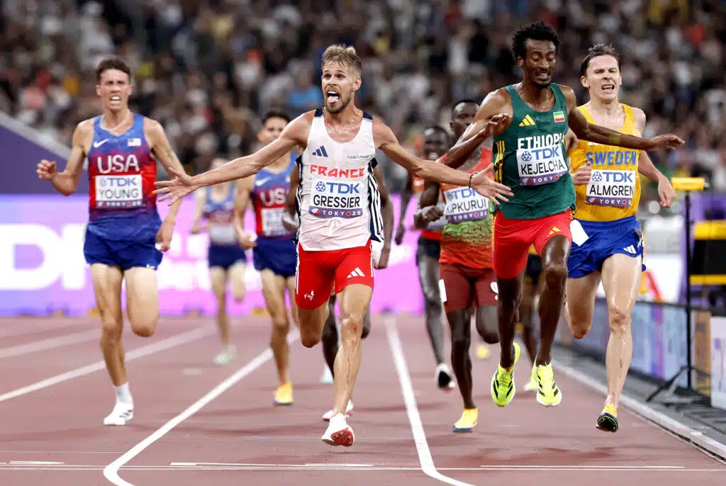 Hanat auki – miesten kymppitonnilla tehtiin MM-kisojen historiaa