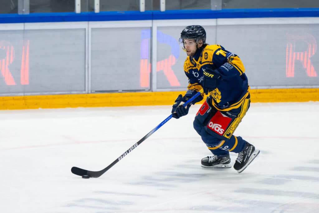 Sopimus revitty – SM-liigan seuran ja Nuorista Leijonista tutun pelaajan tiet eroavat