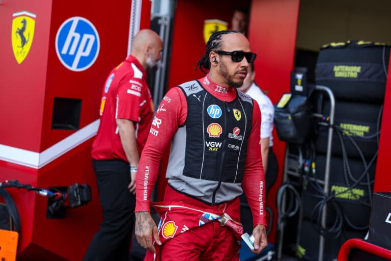 Pettynyt Lewis Hamilton latasi todella tylyä tekstiä