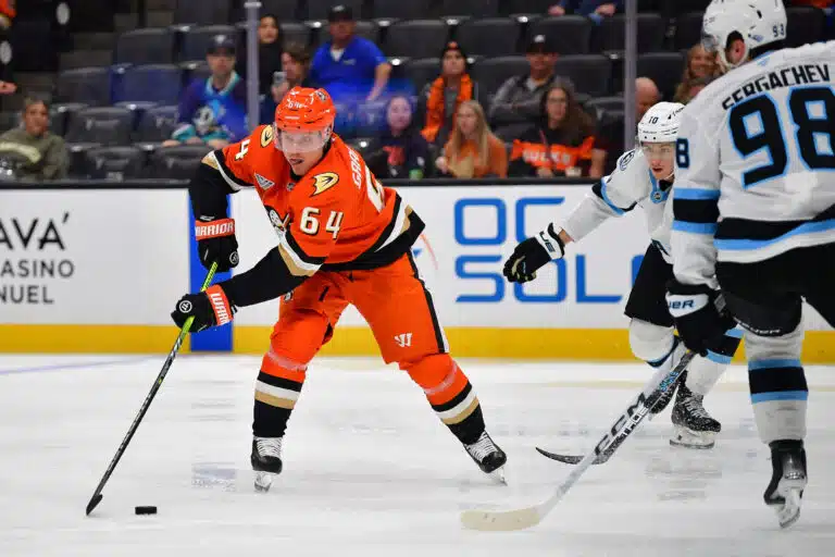 Mikael Granlundilla uran tehokkain NHL-ilta – Anaheimin pelaaja pystynyt samaan viimeksi 10 vuotta sitten