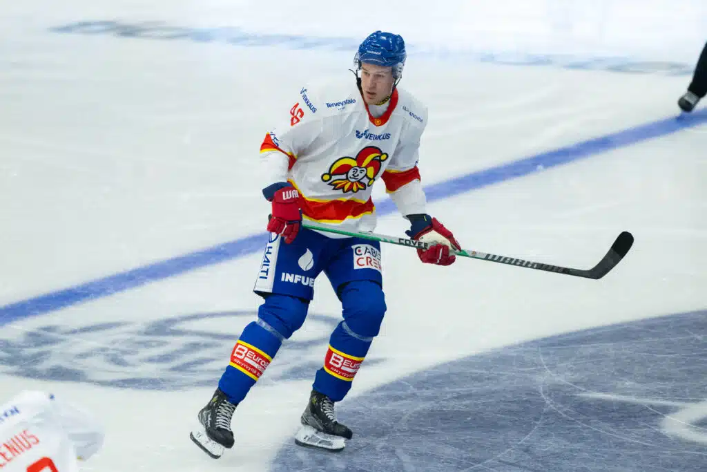 Niilo Kaipiselle pelikielto rasistisesta loukkauksesta – näin Jokerit reagoi
