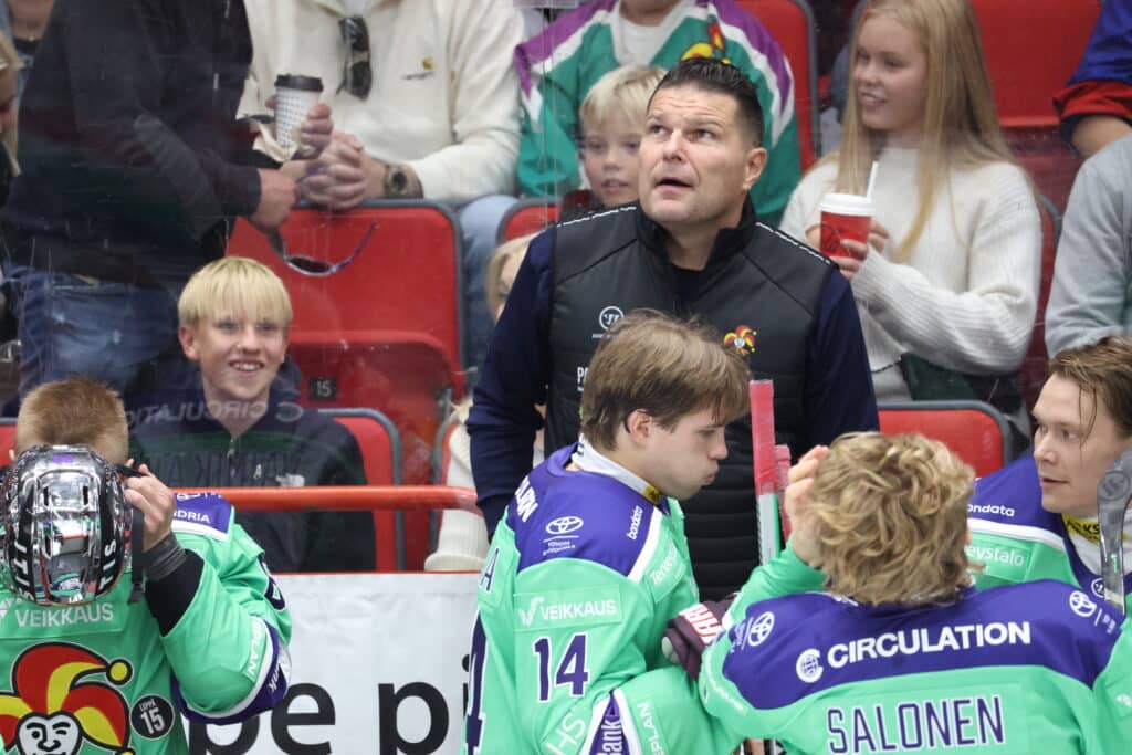Jokereiden päävalmentaja jätti lehdistötilaisuuden väliin