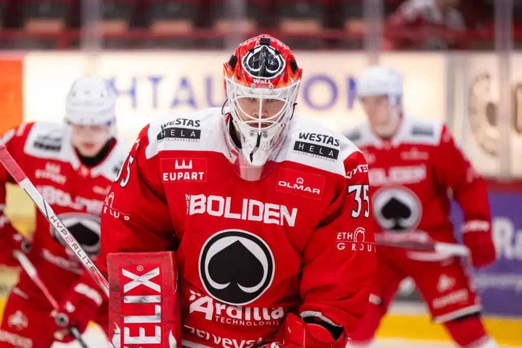 KalPa hankki paikkaajan tolppien väliin