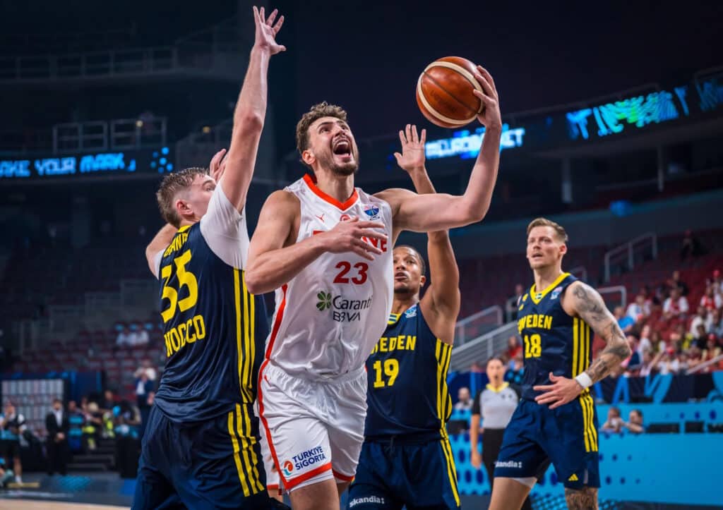 Ruotsin jättipaukku jäi piippuun – Turkki ensimmäisenä puolivälieriin